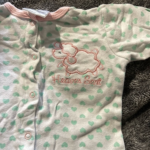 Onesies - Picture 2 of 7